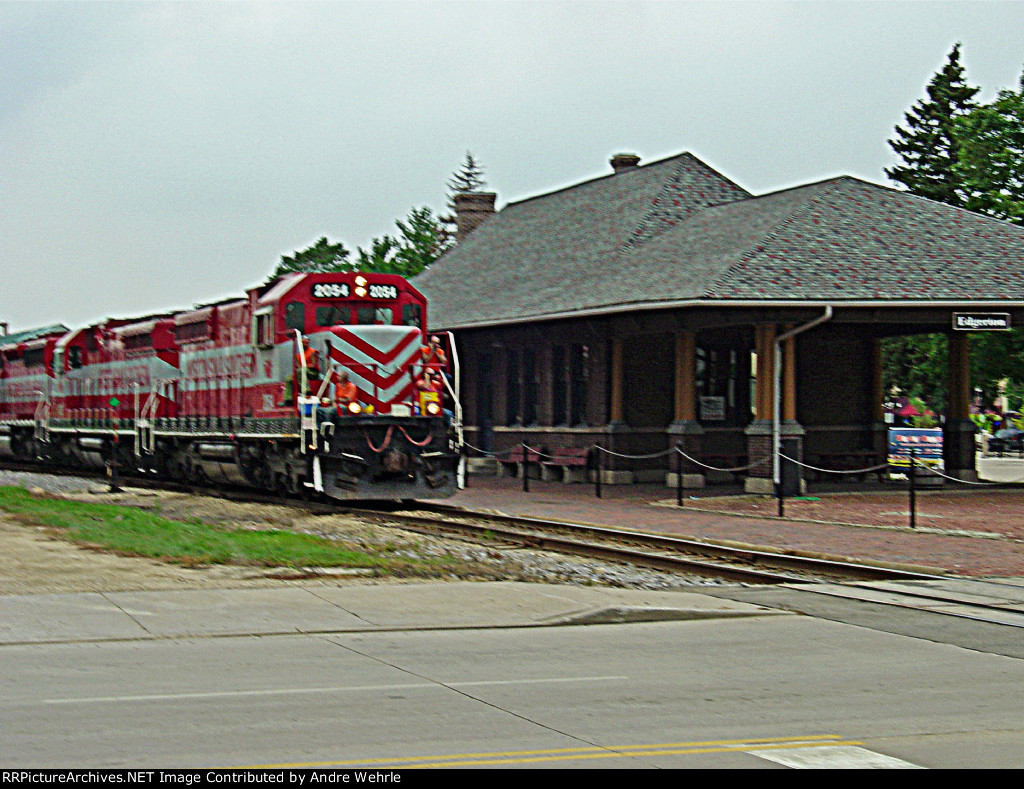 WSOR 2054 passes the old MILW depot